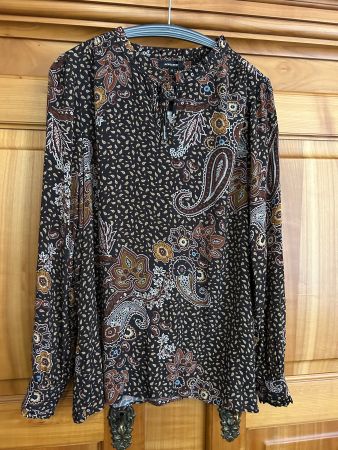 Neue schöne Bluse von More & More, Gr. 38