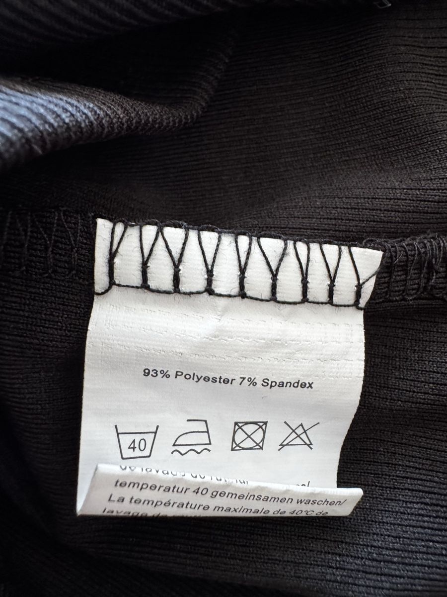 Pulls & Sweat-shirts: Langarm Henley schwarz – D'occasion à Schaan par kri_tsw8 2