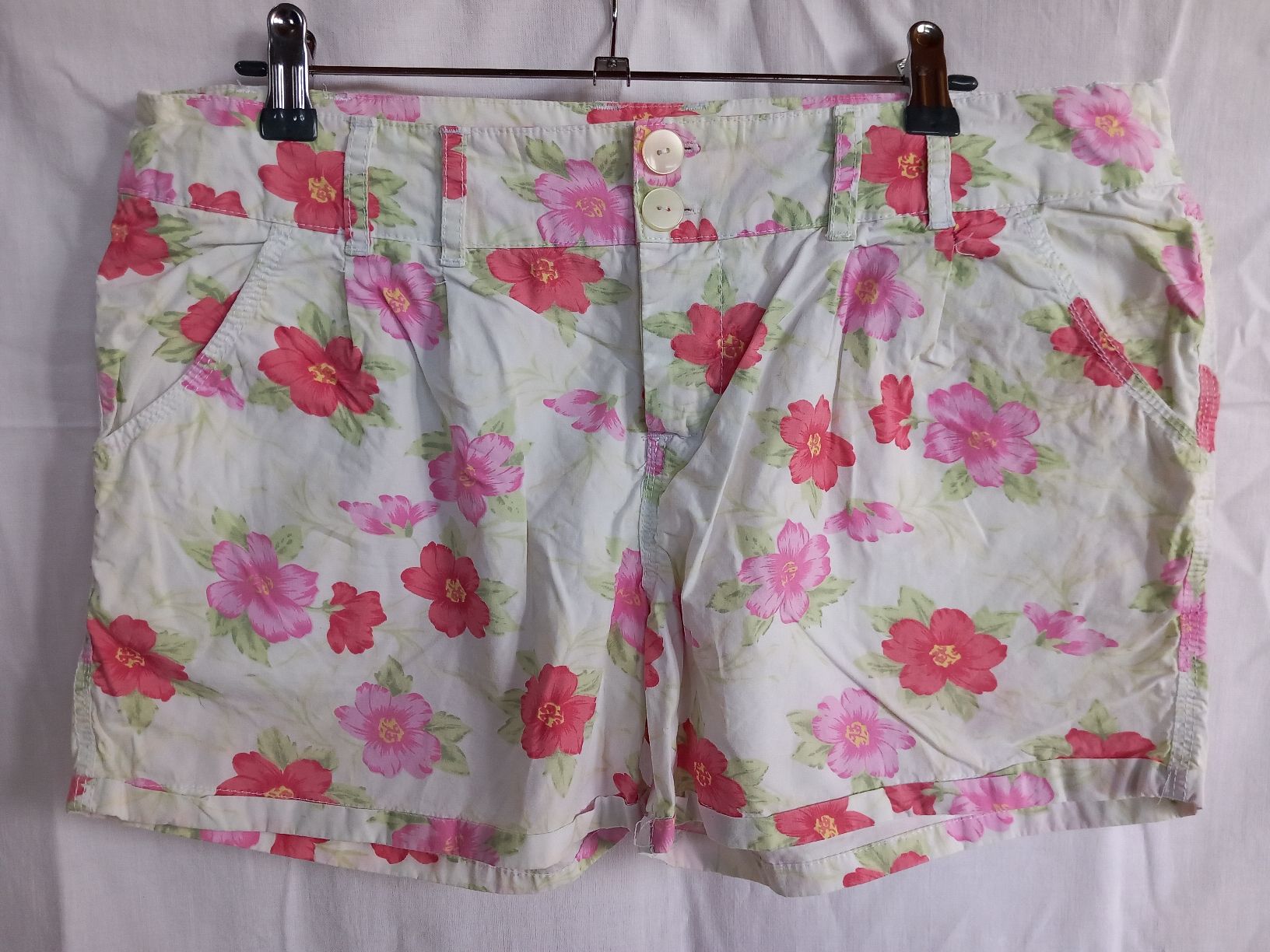 Pantaloni: Lot de 2 shorts fleuris Chicorée Taille M – Usato da Faoug venduto da per_kp6r 1