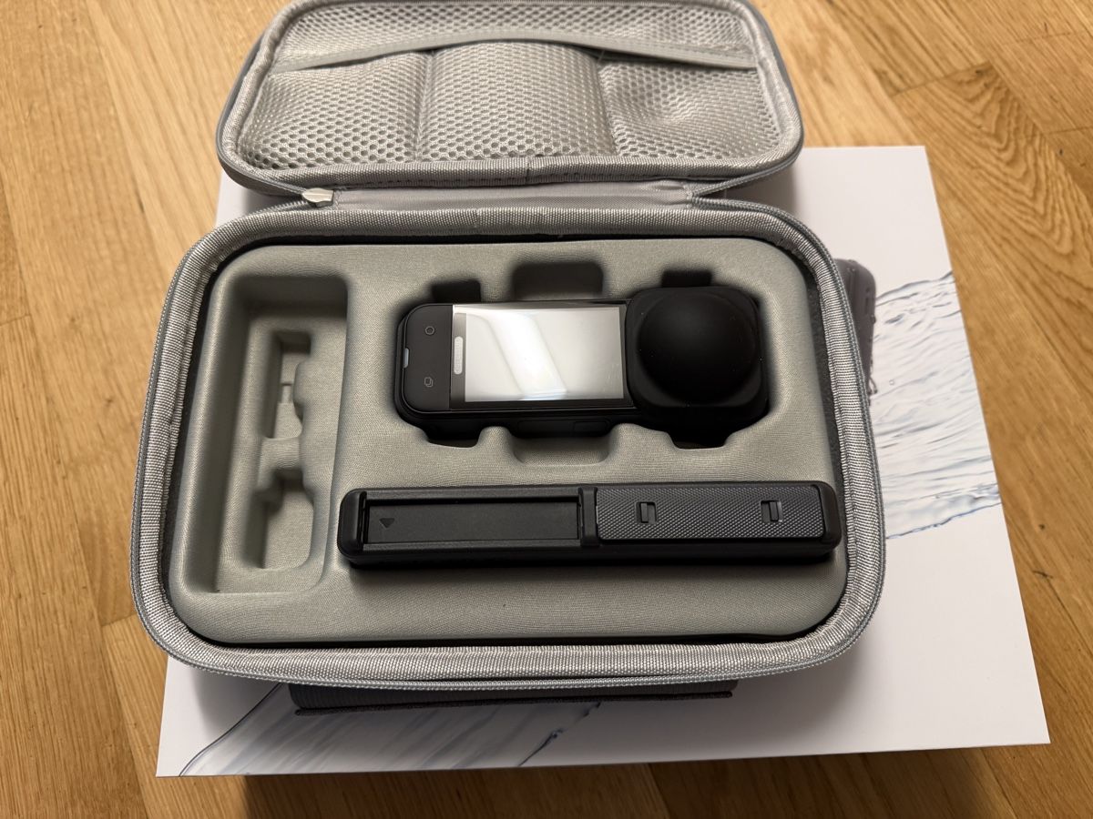 Insta360 Action Cam: Insta360 X5 8K 360 Action Cam Essentials Bundle NEU – Neu (gemäss Beschreibung) aus Davos Platz von Momi7 3