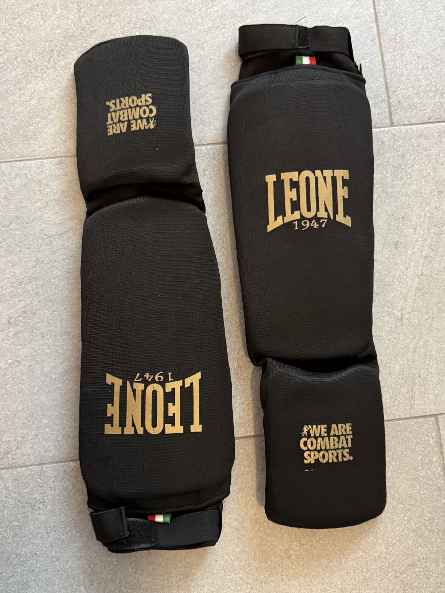 Protezioni & Imbottiture: Leone 1947 Boxhandschuhe und Schienbeinschoner, Grösse M – Usato da Oberbipp venduto da jan_68pd