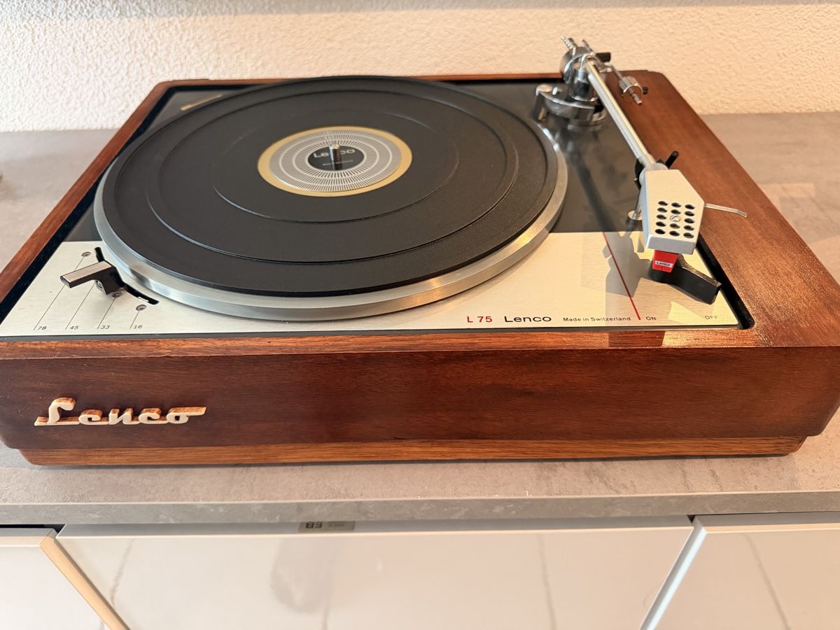 Lenco Tourne-disques: Lenco L75 in Top-Zustand. – D'occasion à Wil ZH par rad_52ny