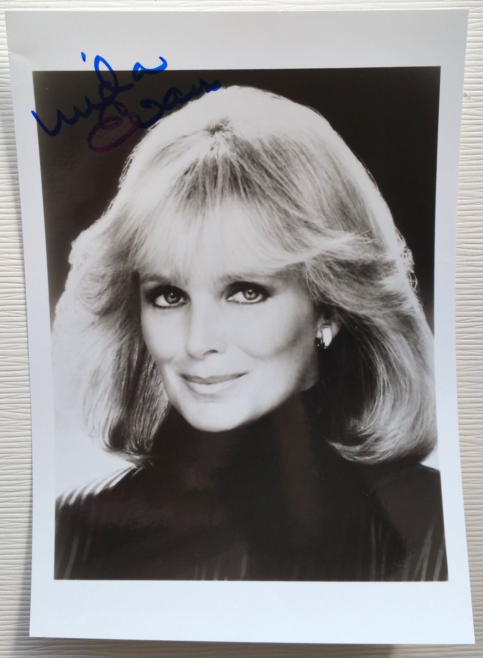 Autografi: Linda Evans, signiertes Original-Autogramm, 1995 – Usato da Oberriet SG venduto da ganesh435