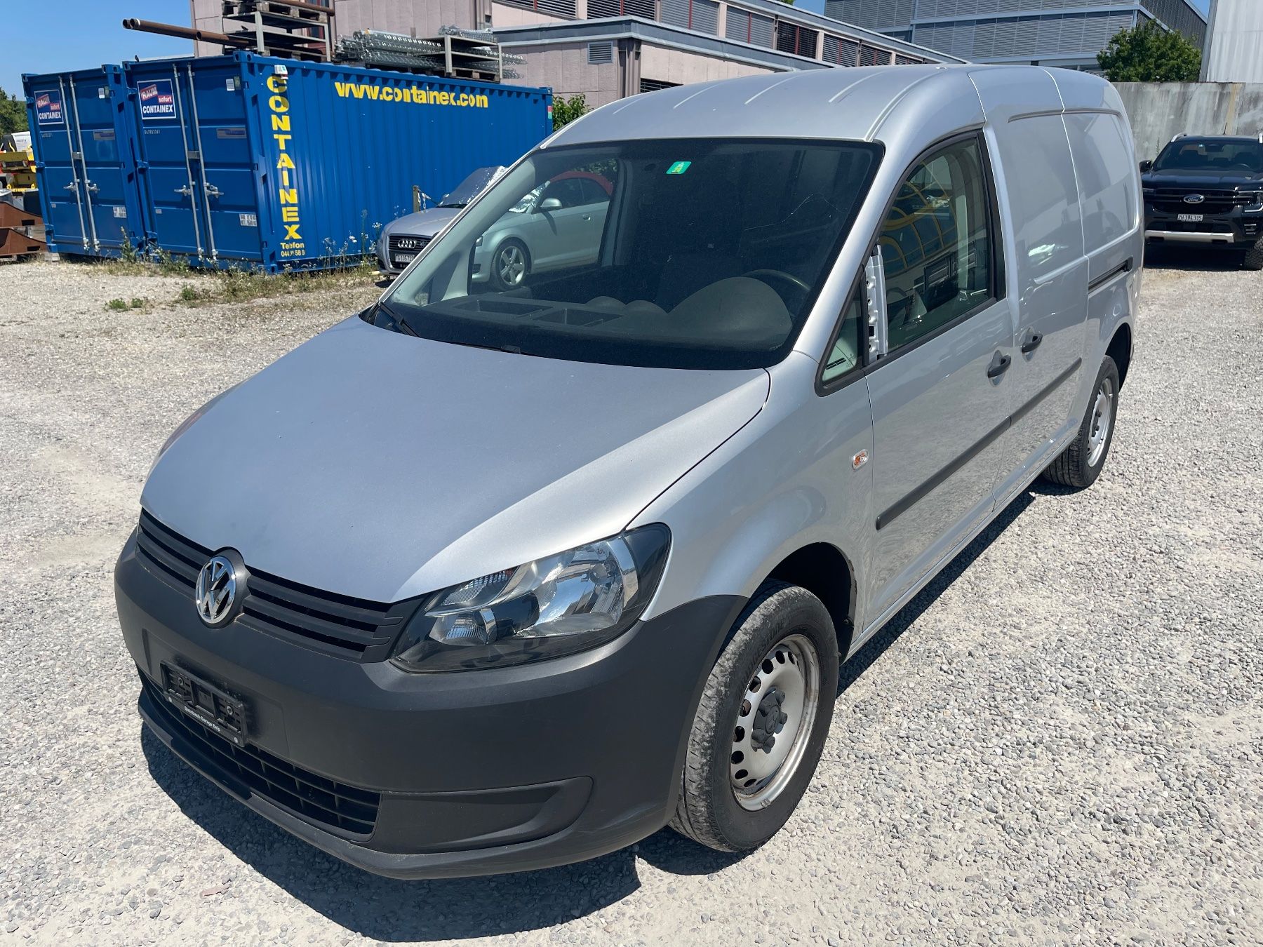 VW Nutzfahrzeuge: VW Caddy Maxi 4Motion – Gebraucht aus Winterthur von CamperBau