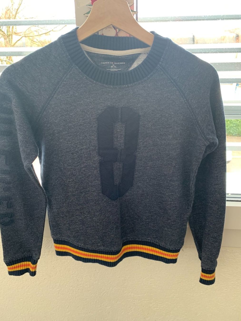 Maglioni & Felpe: Pulli Jungen  8-10Y Tommy Hilfiger – Usato da Wettingen venduto da Green183 5