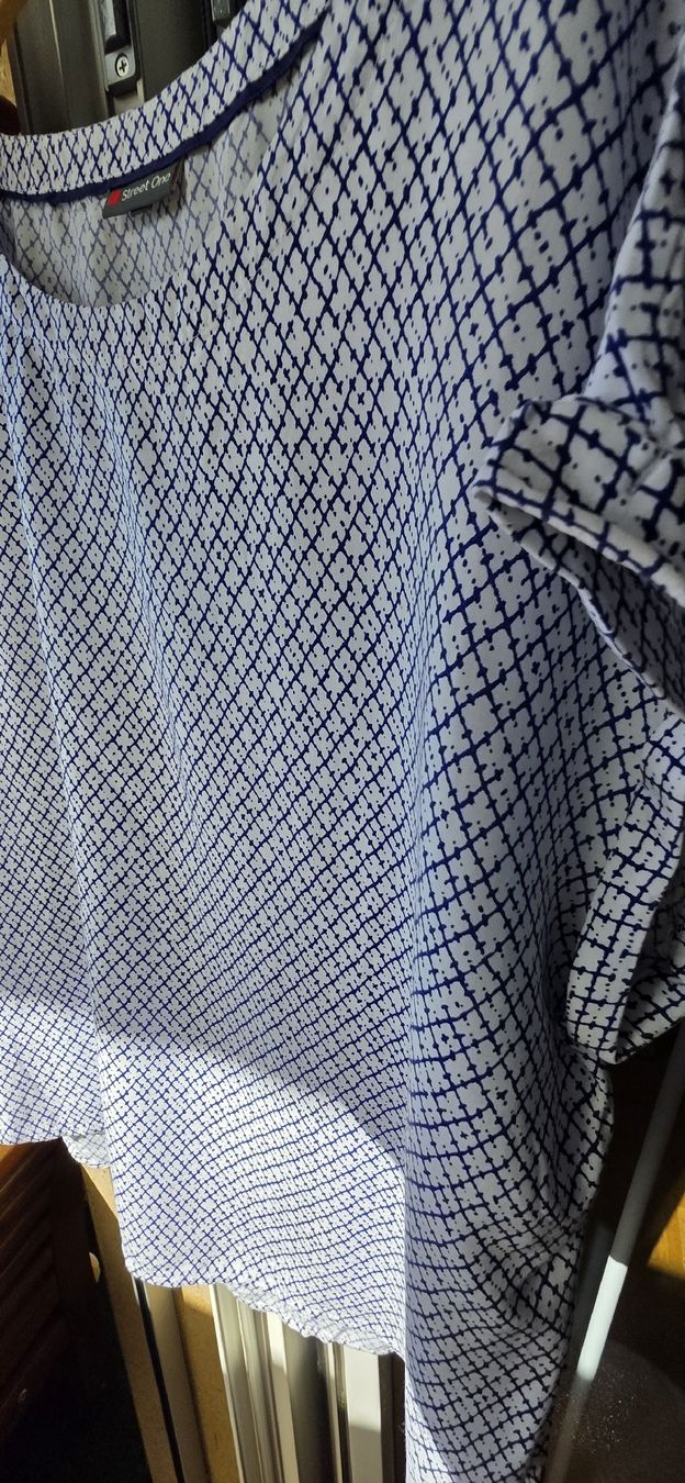 T-shirt: Chemise /Tshirt Blanc/bleu – Usato da Yverdon-les-Bains venduto da van_dq65 3