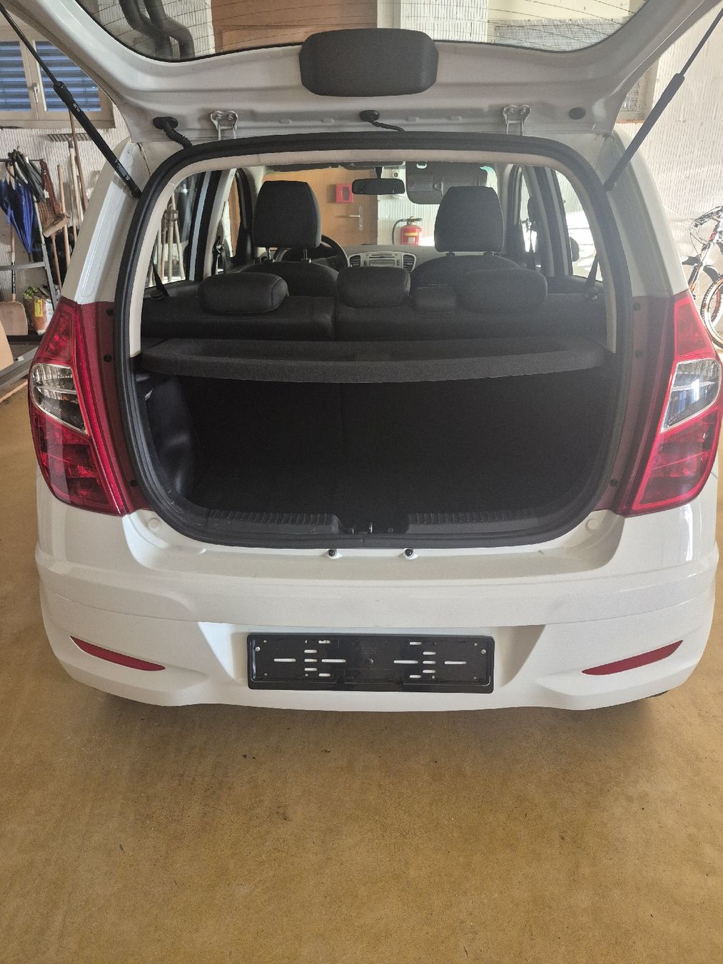 Hyundai Automobili: Hyundai i10 1.2  – Usato da Walchwil venduto da 68q_ldb7 1
