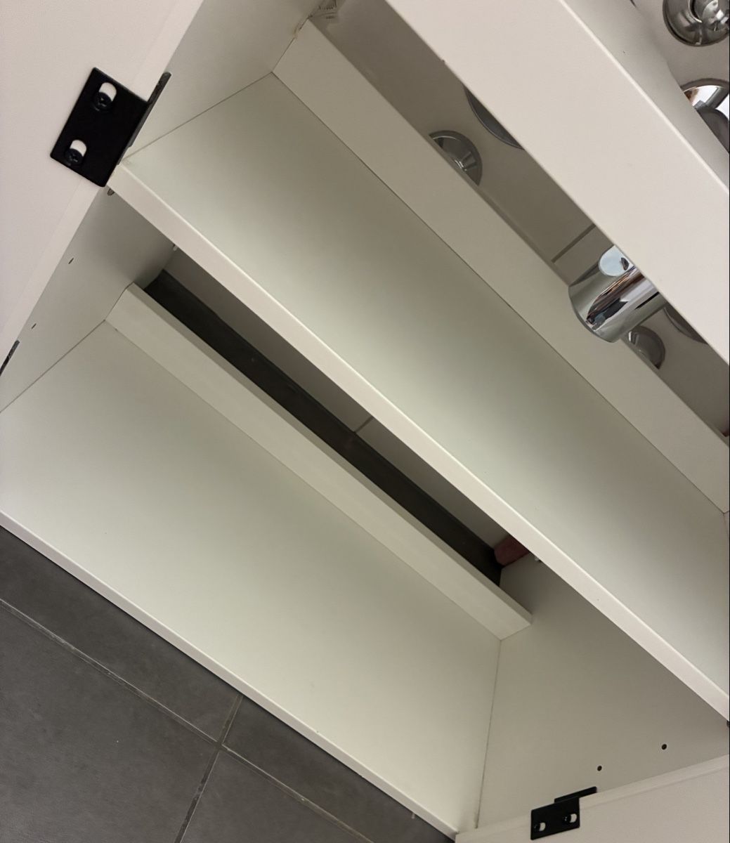 Badezimmermöbel: Waschtischunterschrank weiss – Gebraucht aus Schaffhausen von anj_c89q 2
