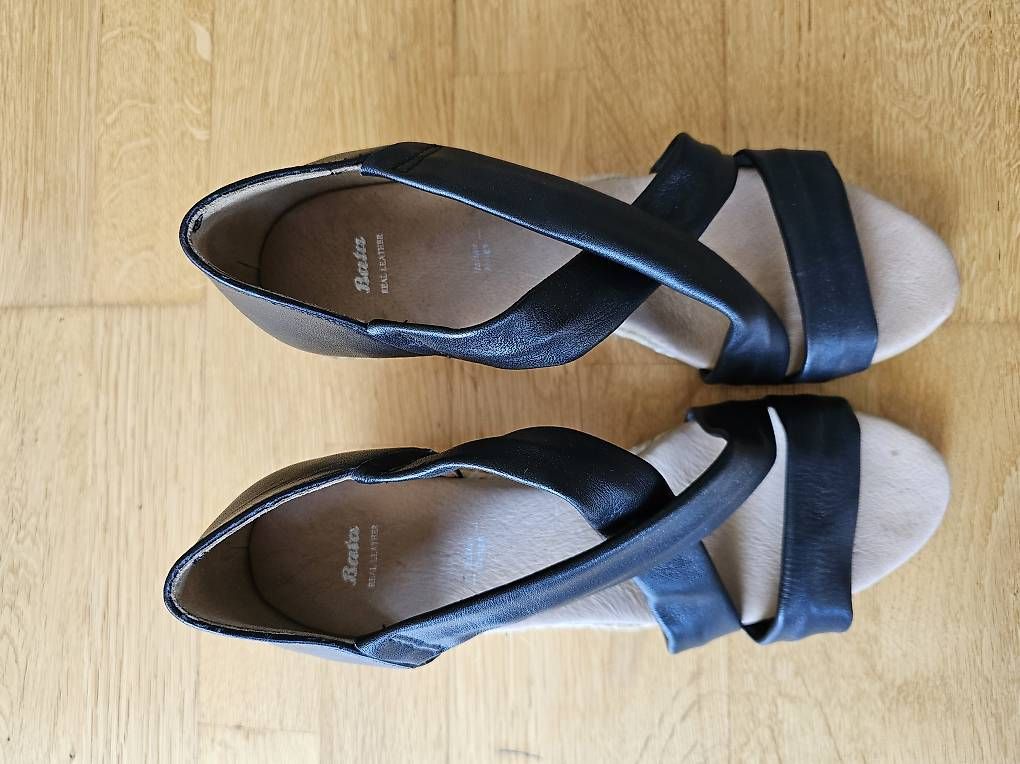 Scarpe da donna: Schwarze Damen-Sandalen Bata Grösse 40 – Usato da Thun venduto da ThunerinM