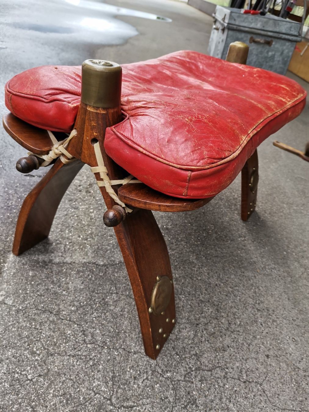 Sgabelli: Vintage Kamelhocker, Kamelsattel, Afrikanischer Kamelhocker – Usato da Wiedlisbach venduto da materialkreislauf 2