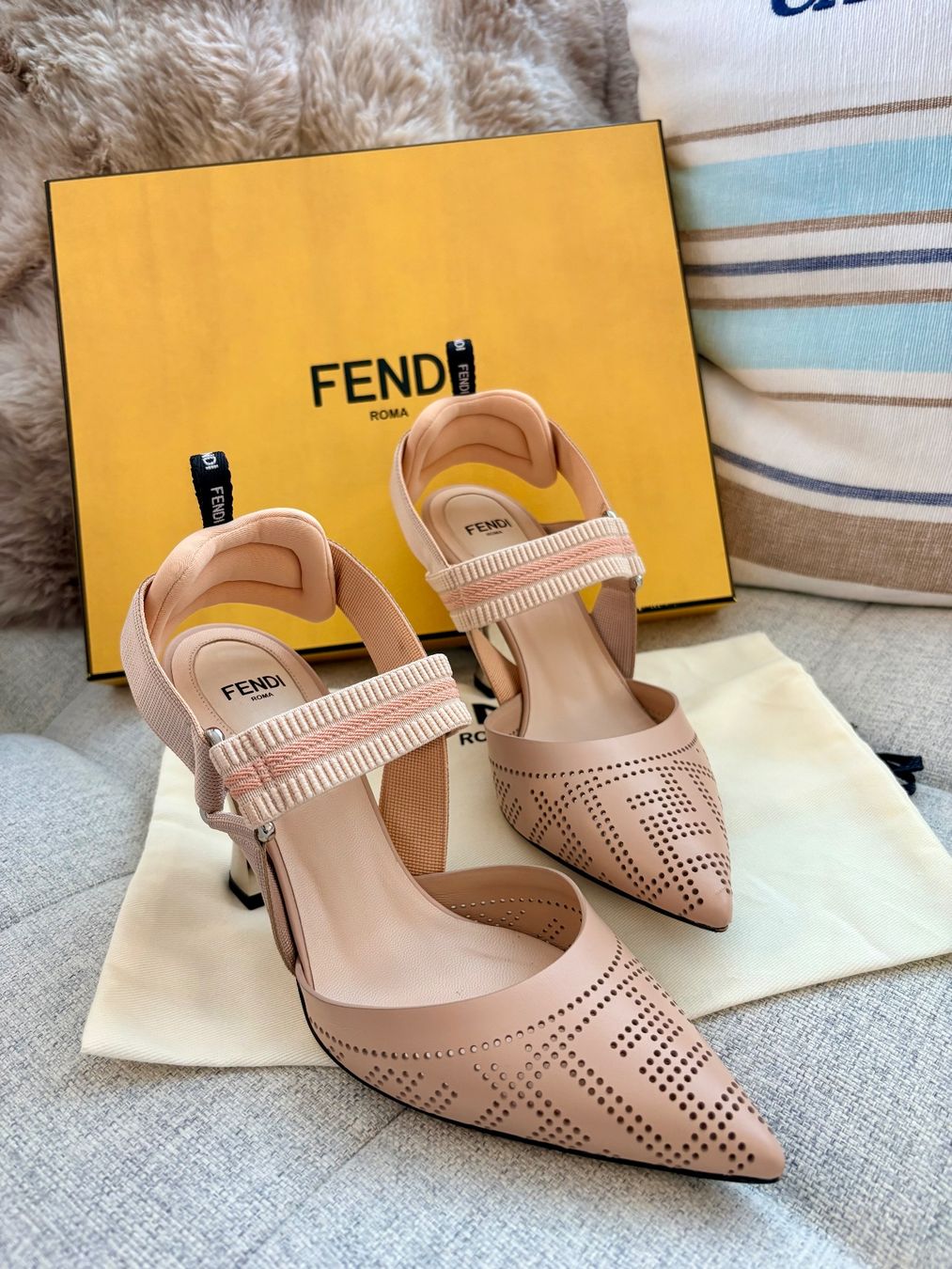 Fendi Scarpe da donna: Fendi Colibri Pumps - 36 – Nuovo (secondo la descrizione) da Rolle venduto da elisolle