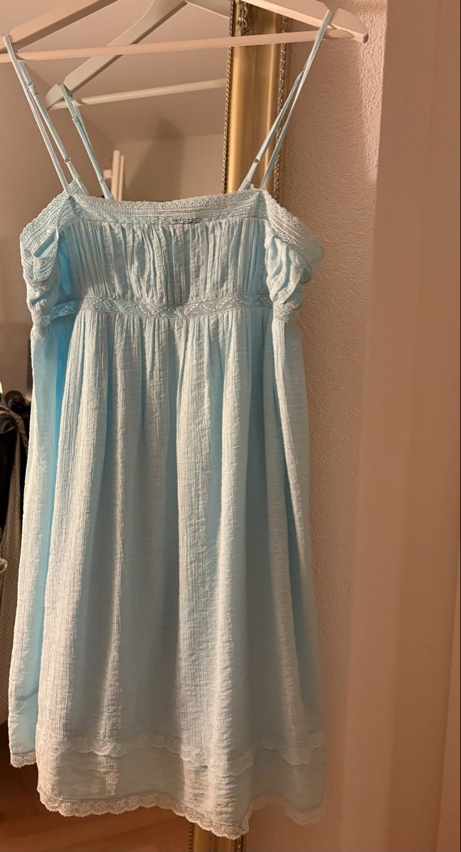 Only Vestiti: Sommerkleid hellblau mit Spitze – Nuovo (secondo la descrizione) da Luzern venduto da ale_v5qn