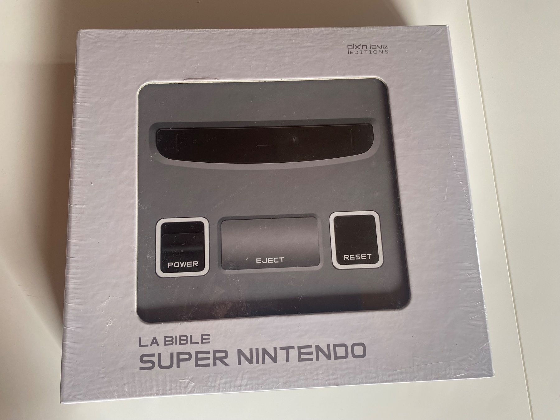 Bücher: Livre 'La Bible Super Nintendo' – Neu und originalverpackt aus St-Prex von Okoala