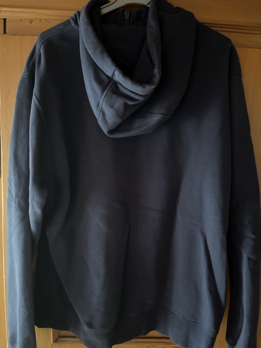Nike Maglioni & Felpe: Nike Hoodie mit Reisverschluss – Usato da Arlesheim venduto da lib_9plq 1
