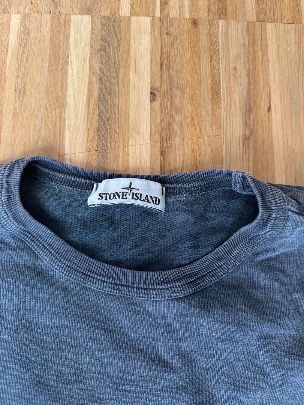 Stone Island Maglioni & Felpe: Stone Island Pullover grau – Usato da Zürich venduto da navy2024 3