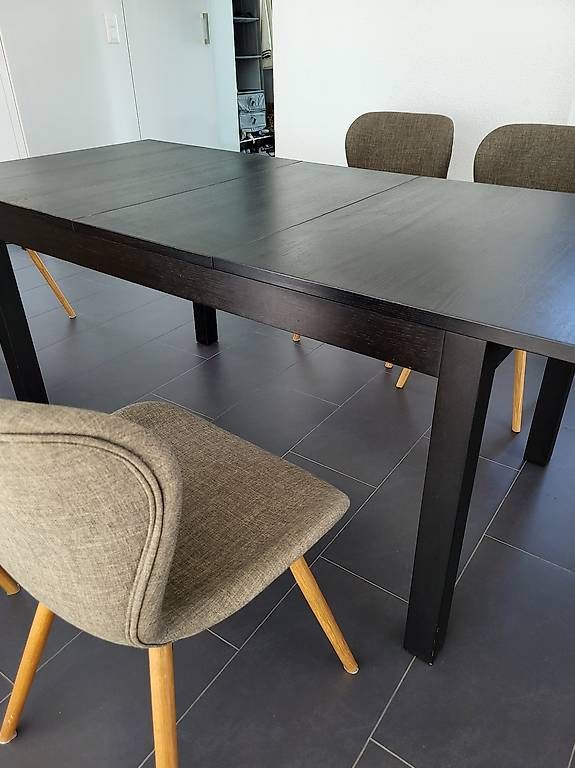 Ikea Tische: Schwarzer Holztisch IKEA ausziehbar – Gebraucht aus Solothurn von Hellas04
