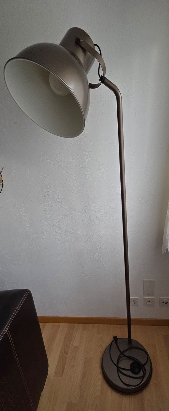 Ikea Lampade: Stehlampe, 180cm – Usato da Chur venduto da DenLae01 2