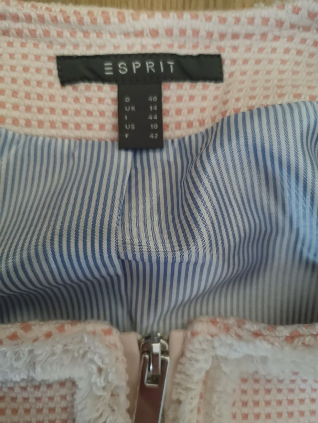 Esprit Giacche: edles Esprit Jäckchen Gr. 40 weiss/rosa – Usato da Niederbipp venduto da kevintifu20 2