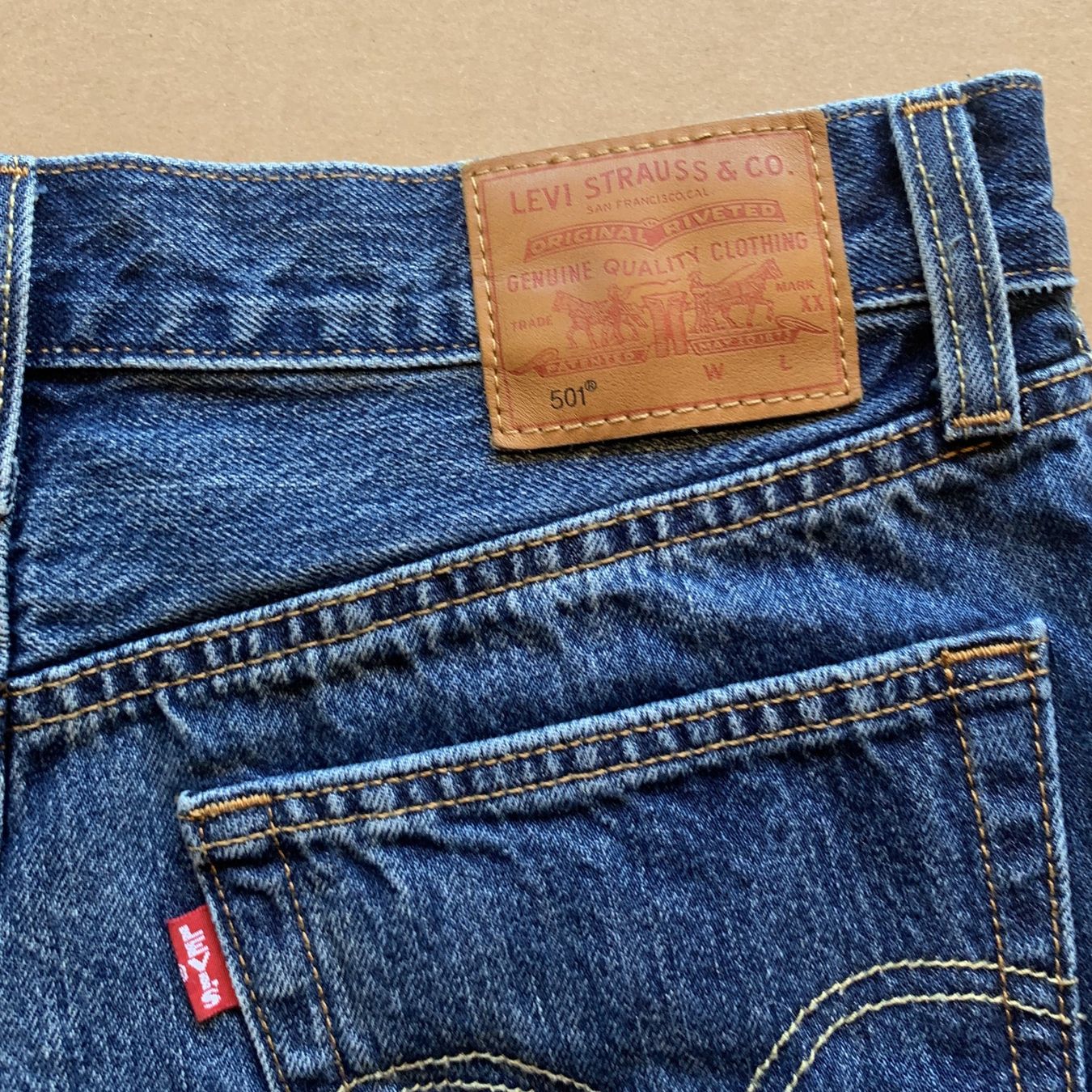 Levi's Jeans: Levi's 501 Blaue Jeansshorts – Usato da Chalais venduto da Decoarts.art 3