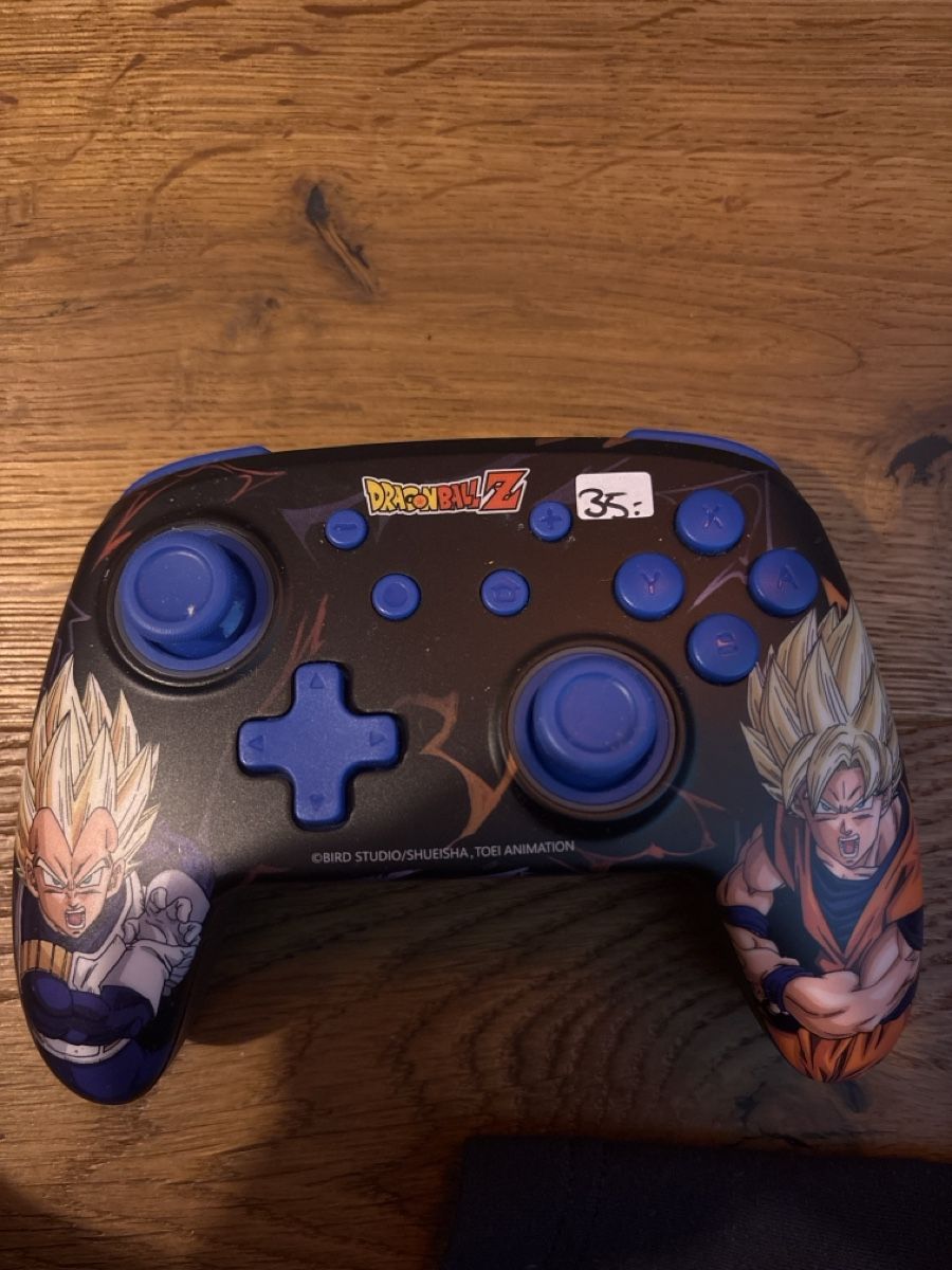 Controller: Dragon Ball Z Nintendo Switch Pro Controller  – Usato da Zürich venduto da hiddentreasures_zh