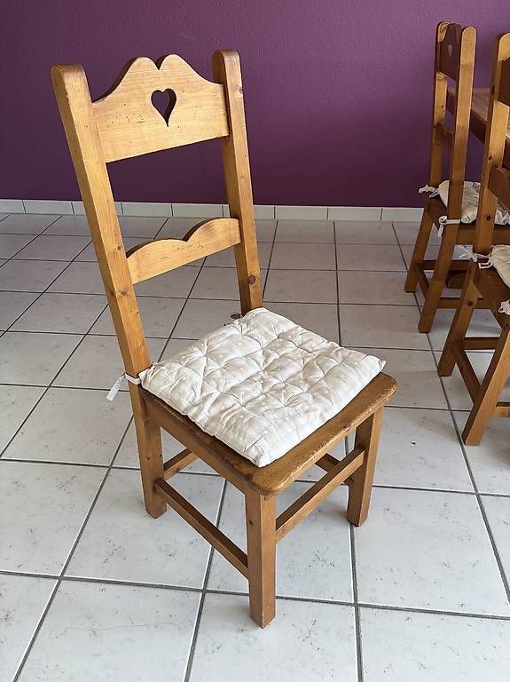 Set di tavolo e panche: Table et six chaises en bois massif – Usato da Neyruz FR venduto da papillon710 3