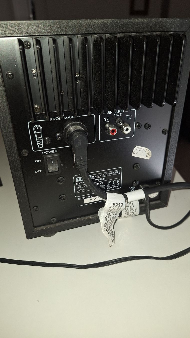 Teac Systèmes audio & multimédias: TEAC Micro HiFi-Anlage MCD-X420i mit Subwoofer – D'occasion à Liestal par Blubb0815 6