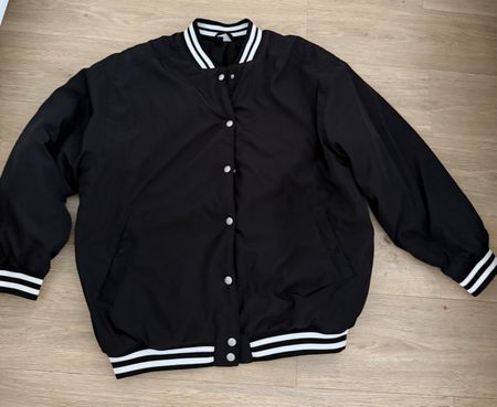 Veste style baseball noire et blanche 