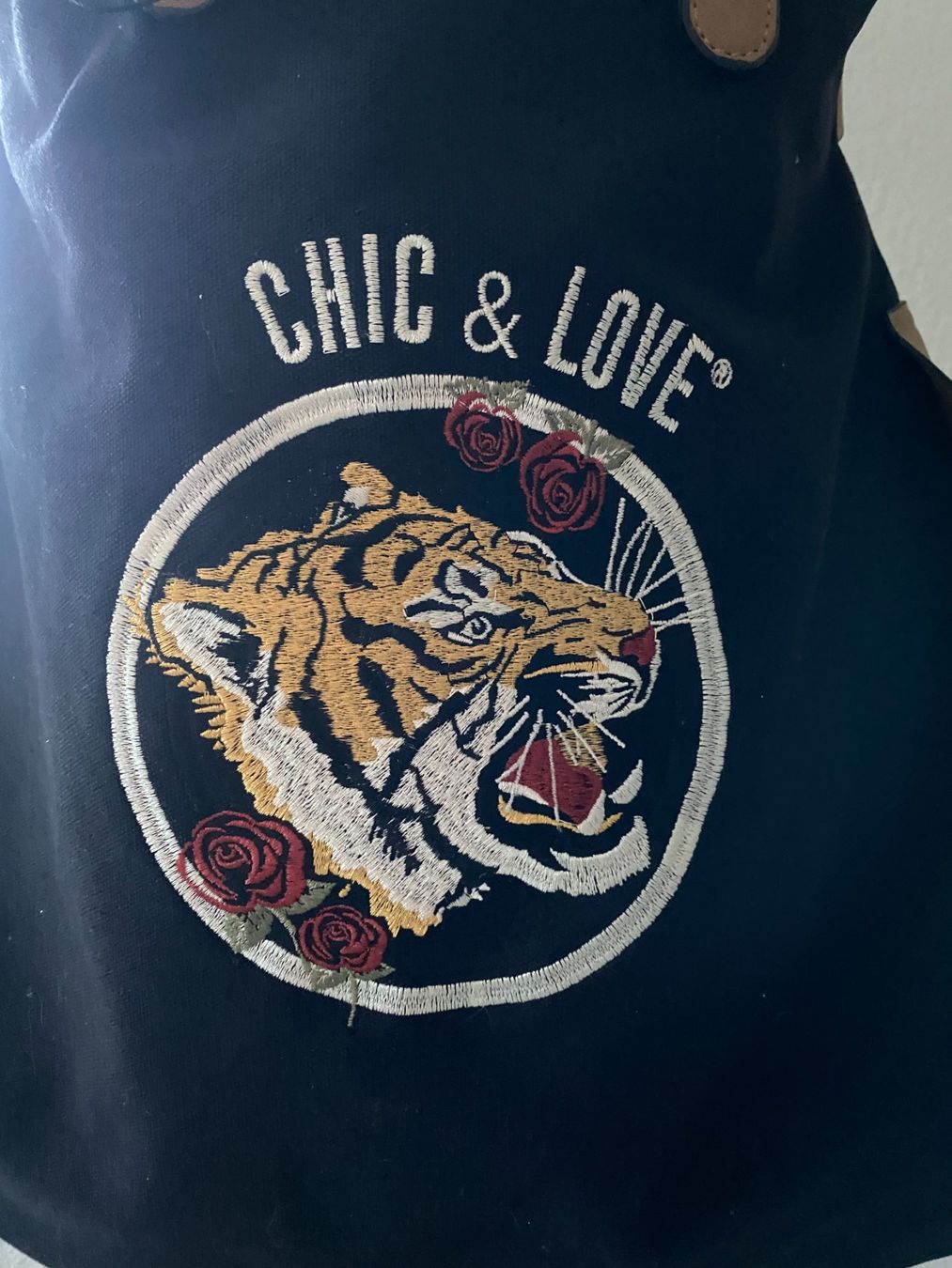 Borse da donna: Chic & Love Schulter oder Tragetasche aus BW und Kunstleder – Difettoso da Stetten SH venduto da bijoux18 1