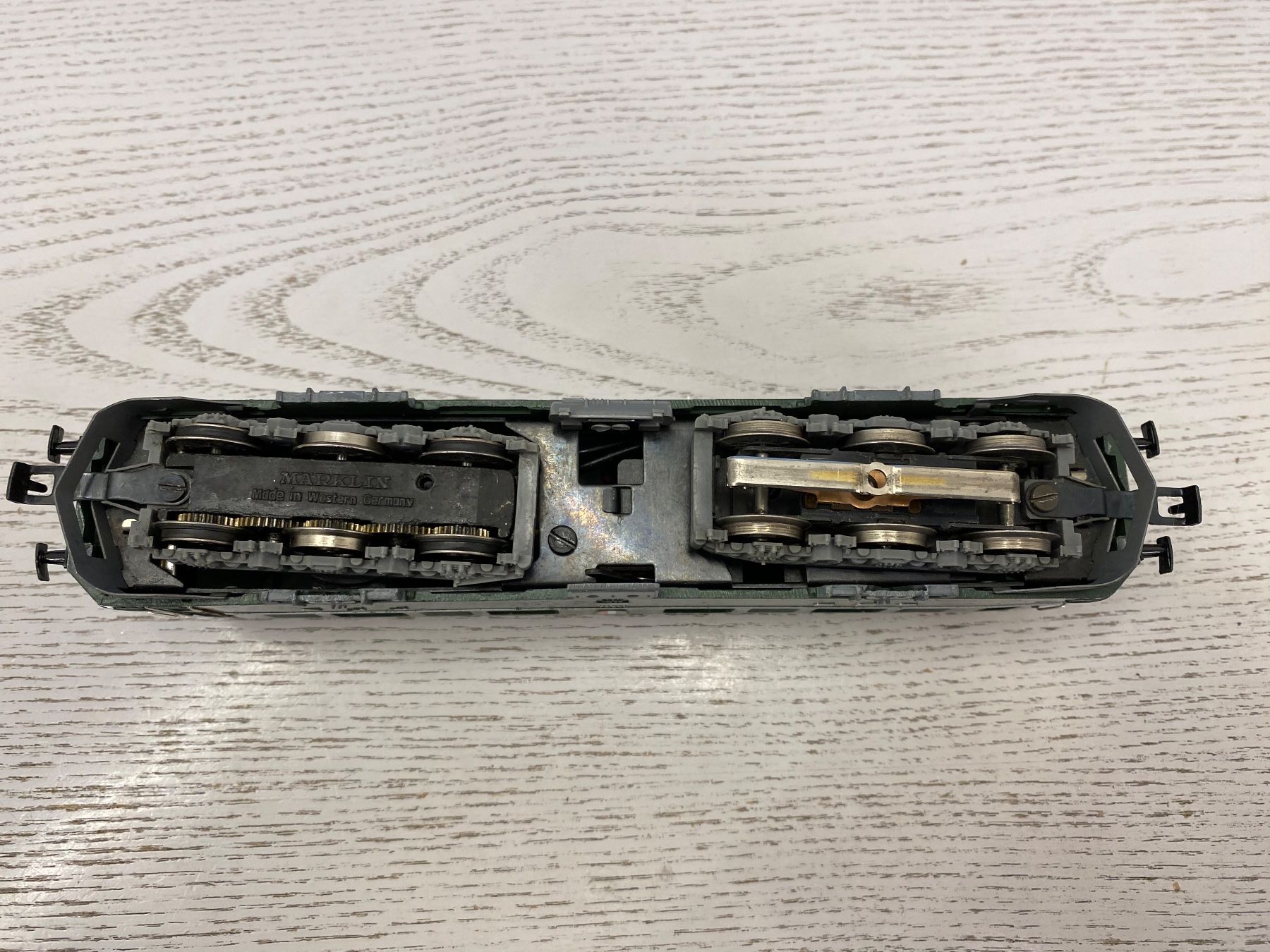 Märklin Modellini di ferrovie: Märklin 3050 SBB Ae6/6 Neuchâtel – Usato da Lupsingen venduto da New-Haven 4