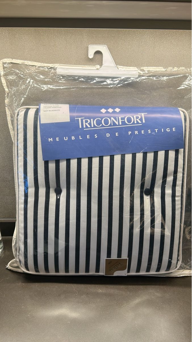 Kissen: Triconfort Sitzauflage neu – Neu und originalverpackt aus Glattpark(Opfikon) von Cmbe
