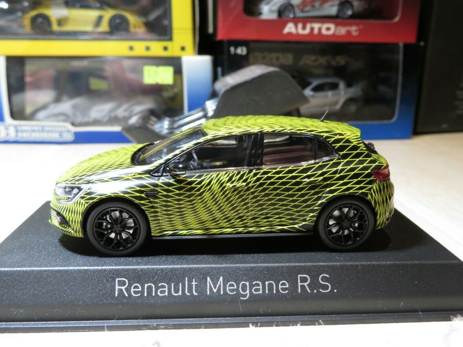 Renault Modellini d'auto: Renault Megane IV R.S. Test Version GP Monaco 2017 gelb- – Nuovo e nell'imballaggio originale da Gerlafingen venduto da espero88 4