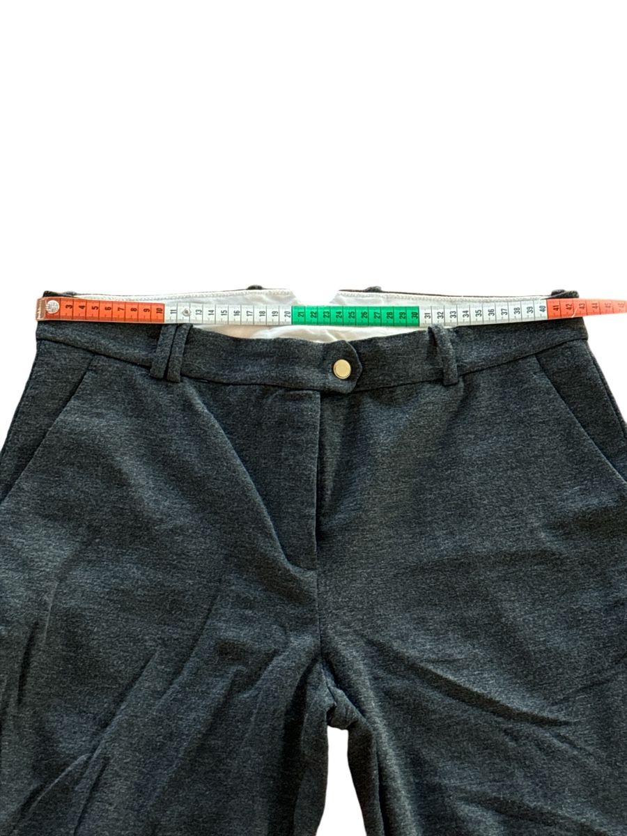 Malene Birger Pantaloni: Pantalon Day gris foncé – Usato da Dotzigen venduto da SecondHandGems 3