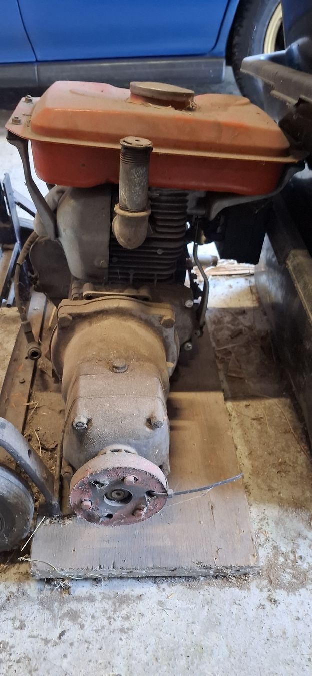 Motoren: Benzin Motor mit Fliehkraftkupplung – Gebraucht aus Unterägeri von ite_x2gr 1