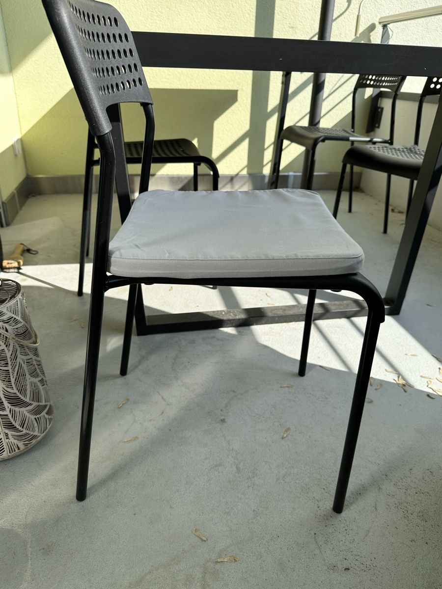 Ikea Set di tavolo e panche: Gartentisch + 4 Gartenstühle mit Sitzkissen – Nuovo (secondo la descrizione) da Küssnacht am Rigi venduto da jon_2x9w 2