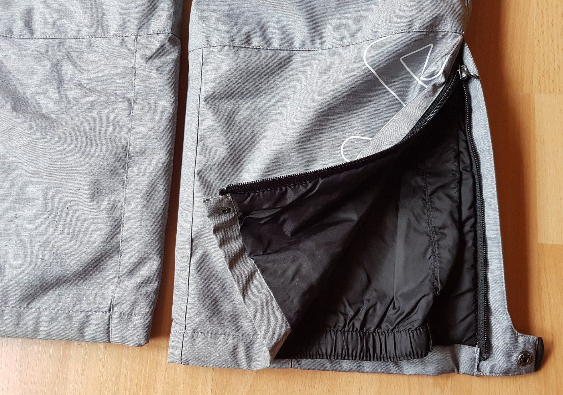 Fila Pantaloni: FILA SKIHOSE GR. 42 – Usato da Sax venduto da spazieren 2