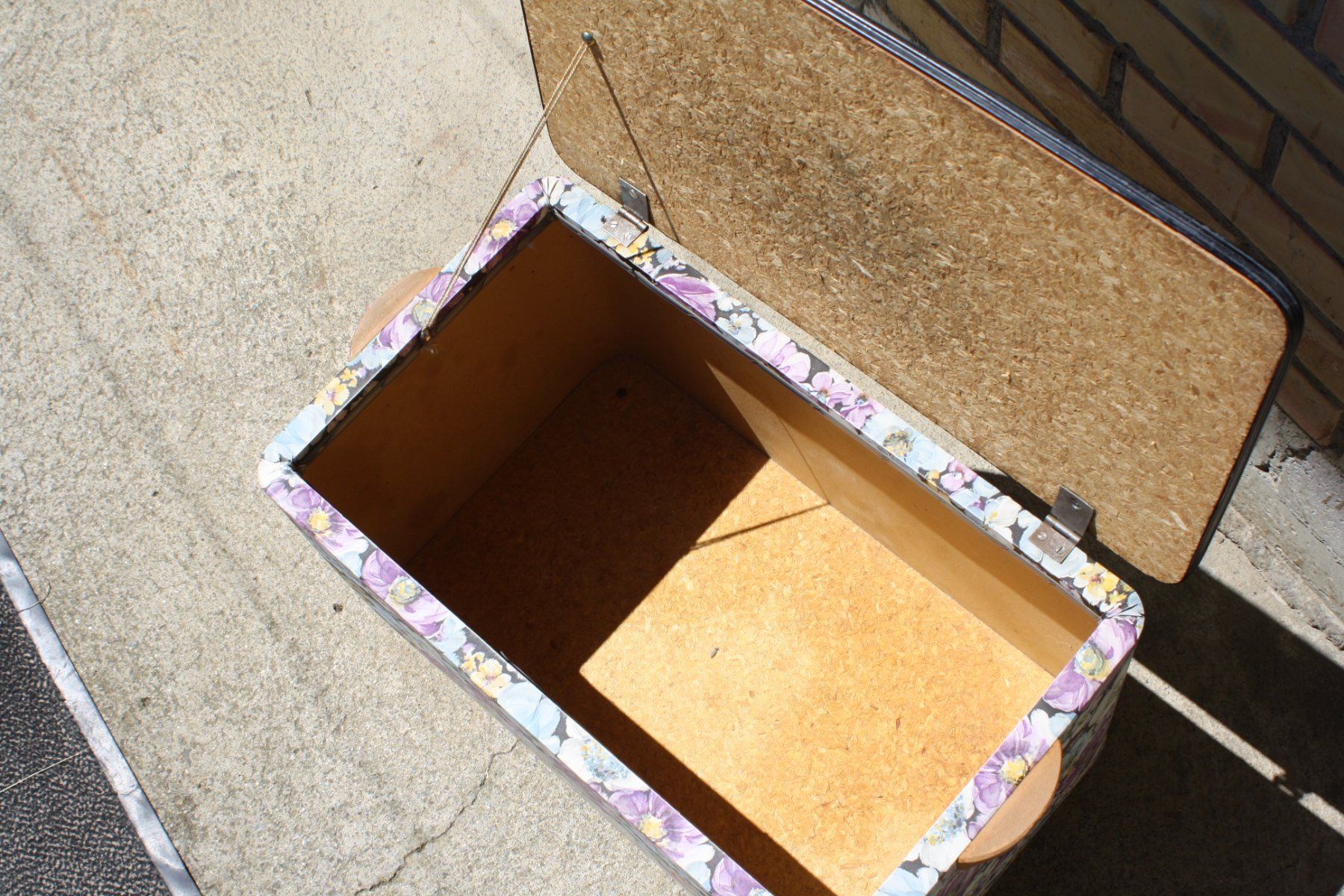 Truhen: VINTAGE TRUHE BOX DESIGNKLASSIKER – Gebraucht aus Wauwil von Pneuedy 5