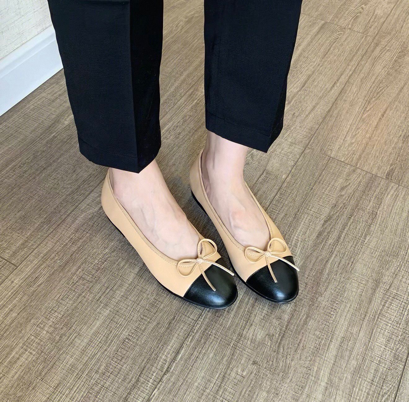 Scarpe da donna: Beige & Black Ballet Flats -38 – Nuovo (secondo la descrizione) da Chur venduto da Madeys 1