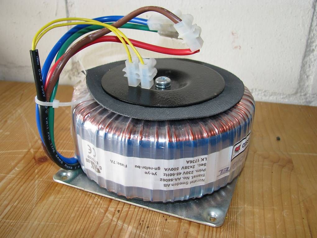 Componenti elettronici: Krelus Infrarotstrahler und Ringkerntrafo – Usato da Wangen b. Olten venduto da Binggeli4 4