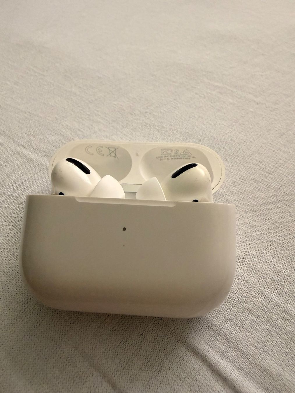 Apple Casques audio: Originale Apple Airpods Pro A2190- Lightning – D'occasion à bülach par Happylion1 4