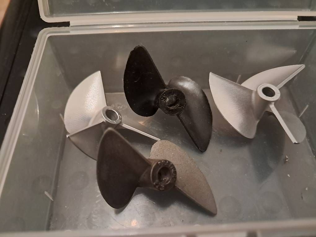 Modellismo RC: Propeller für RC Boot 4x – Nuovo (secondo la descrizione) da Lengnau BE venduto da zebra-jonny