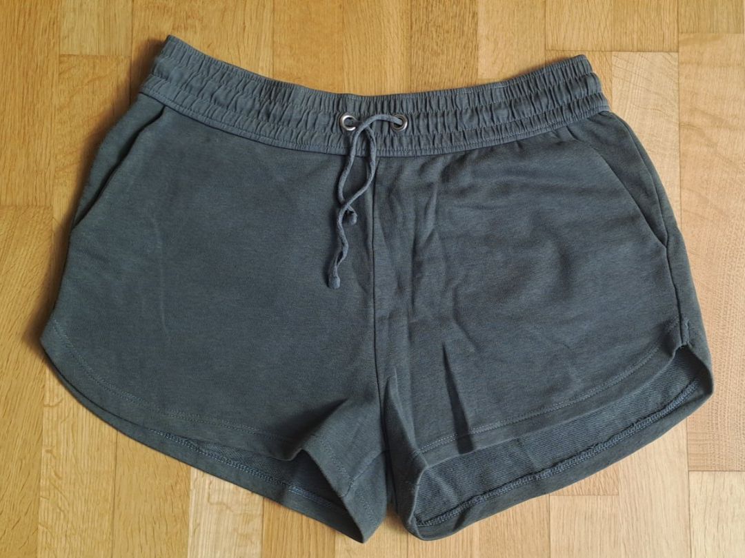 Lots de vêtements: Shorts Basics Kombipaket – D'occasion à Innertkirchen par luk_pyl5 4