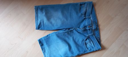 Guess Jeans kurz Gr. 27
