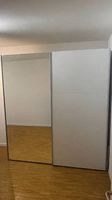 Pfister Schrank mit Spiegelfront