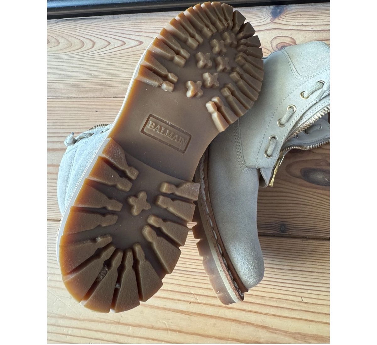 Balmain Scarpe da donna: Balmain beige suede boots 38.5 – Usato da Uznach venduto da ger_7gvr 2