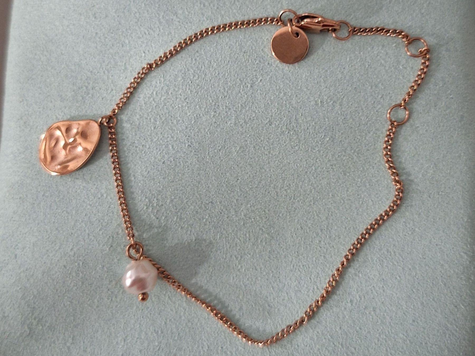 Armbänder & -reifen: Rosefield Armkettchen mit Karabiner 925 in Gold – Gebraucht aus Kerzers von ExpressoTerreno