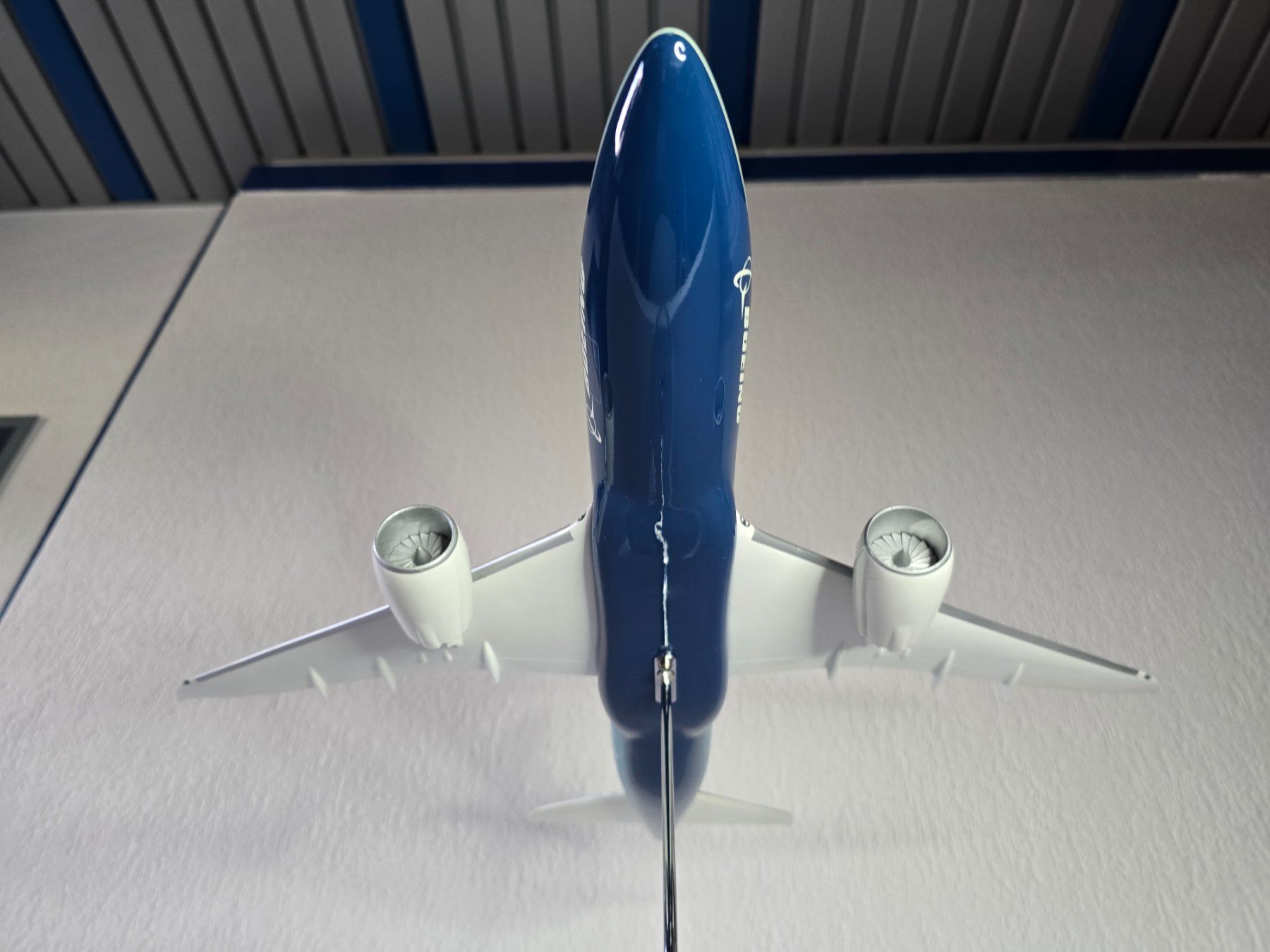 Kit di modellismo & Modellini statici: Daron, Sky Marks, usw. Boing B 787, Dreamliner, Werksfarben, – Usato da Kloten venduto da Nicola2 8