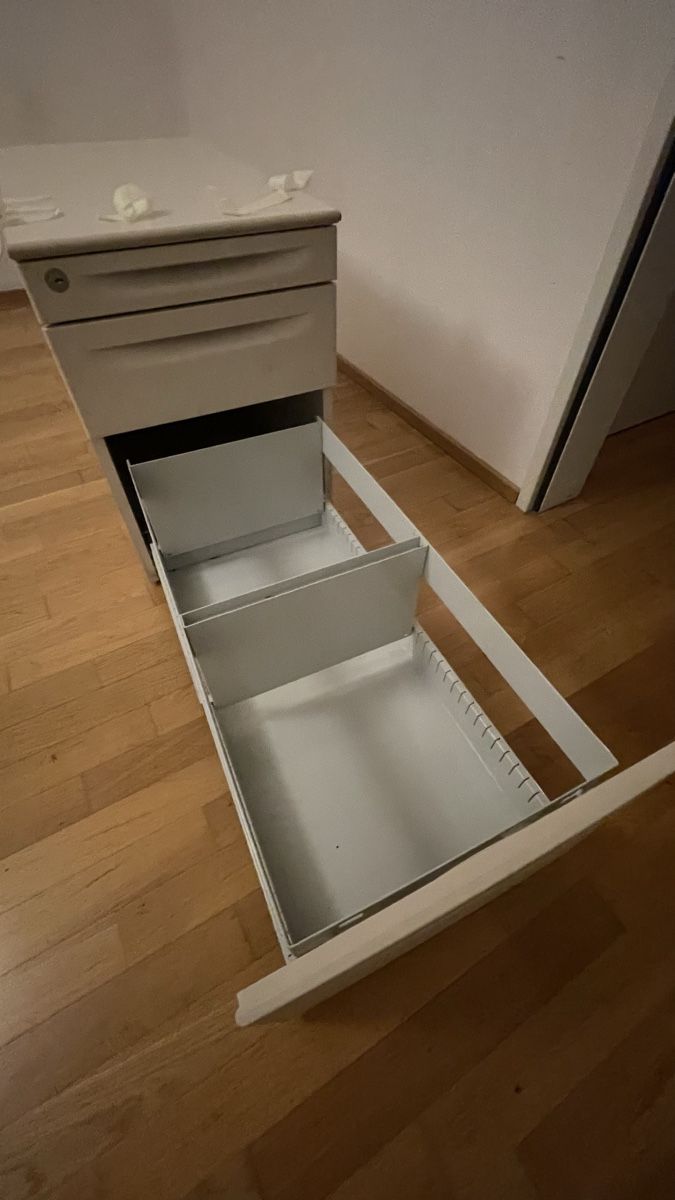 Korpus: Grosser Bürokorpus – Gebraucht aus Zürich von Trash011 5