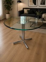 Bauhaus Glas Tisch mir verchromte Füsse