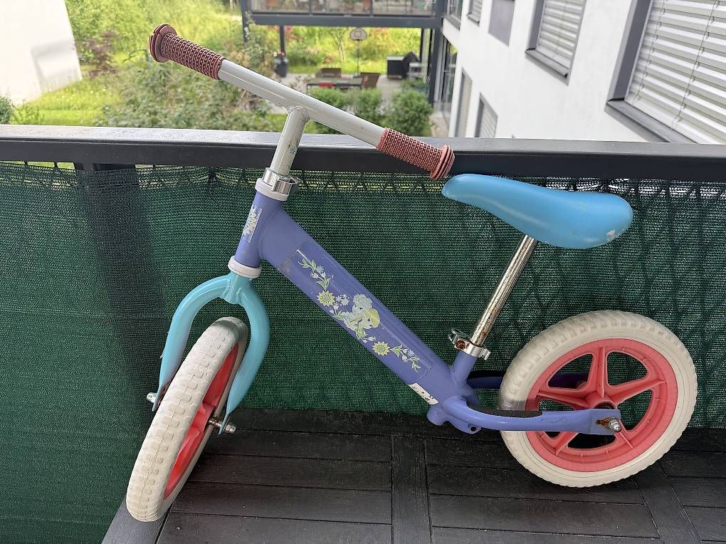 Véhicules pour enfants: Laufrad – D'occasion à Hinwil par Ma_ma_1921