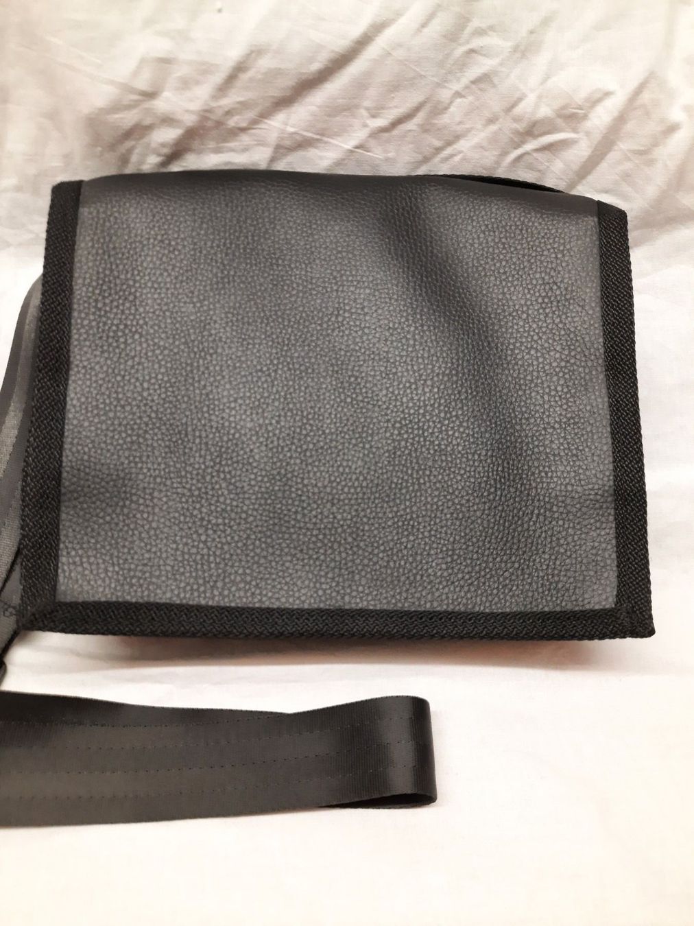 Taschen für Damen: Blachenhandtasche neu CHF. 25.00 – Neu (gemäss Beschreibung) aus Spreitenbach von Margot-09